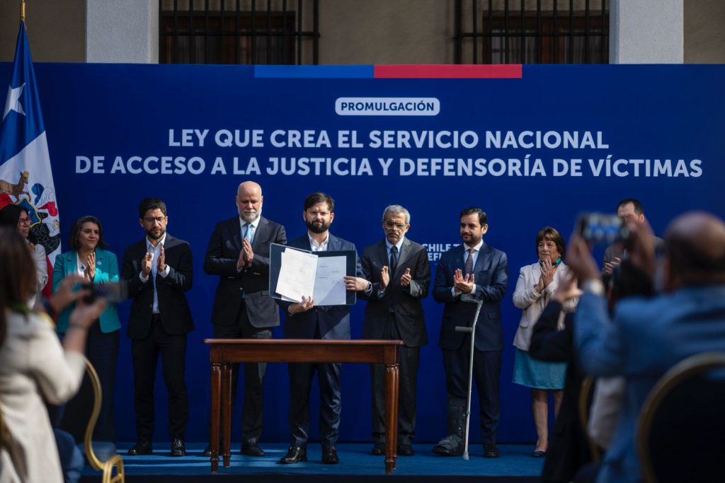 Presidente Gabriel Boric promulga la Ley que crea el Servicio Nacional de Acceso a la Justicia y Defensoría de Víctimas de Delitos